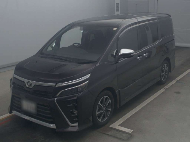 TOYOTA VOXY 2018