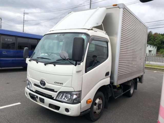TOYOTA DYNA 2021