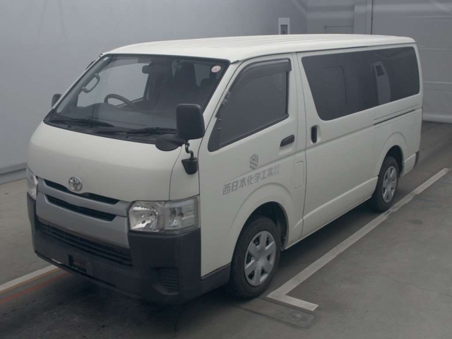 TOYOTA HIACE VAN 2015