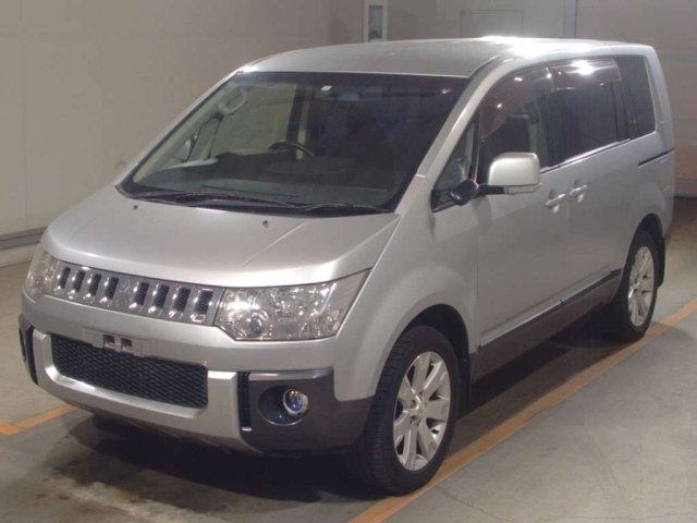 MITSUBISHI DELICA D5 2012