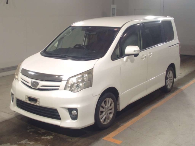 TOYOTA NOAH 2012