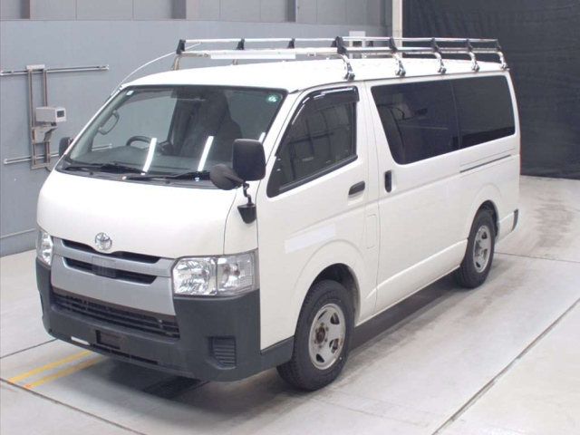 TOYOTA HIACE VAN 2019