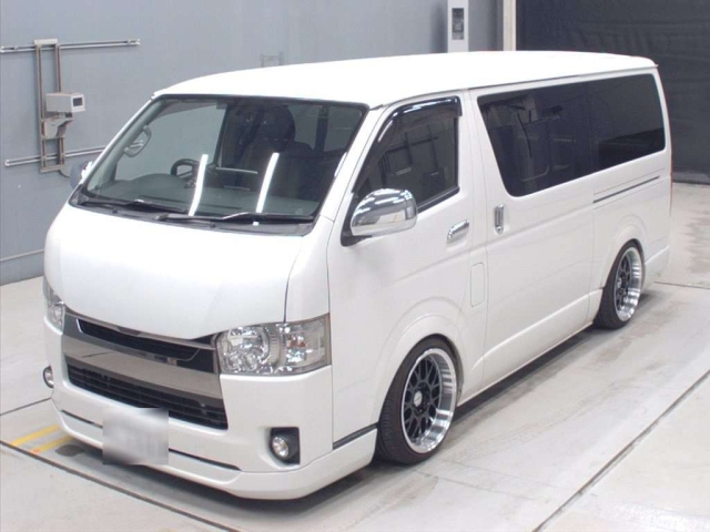 TOYOTA HIACE VAN 2016
