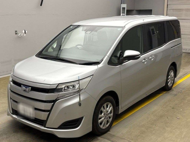 TOYOTA NOAH 2021