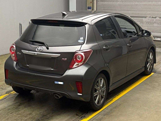 TOYOTA VITZ 2013
