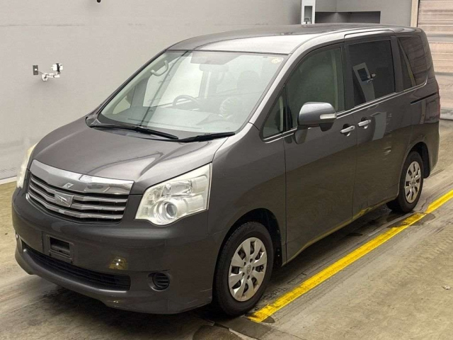 TOYOTA NOAH 2012