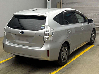 TOYOTA PRIUS ALPHA 2013