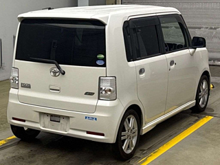 TOYOTA PIXIS SPACE 2014