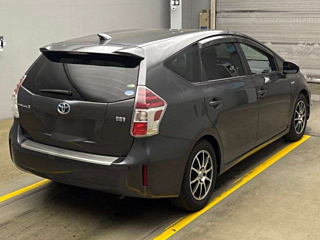 TOYOTA PRIUS ALPHA 2017