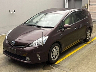 TOYOTA PRIUS ALPHA 2014