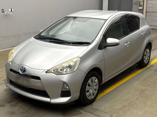 TOYOTA AQUA 2012