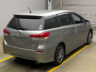 TOYOTA WISH 2011