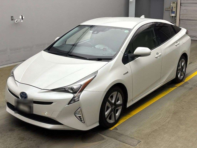 TOYOTA PRIUS 2016