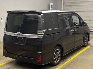 TOYOTA VOXY 2021