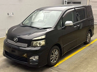 TOYOTA VOXY 2010