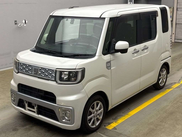 DAIHATSU WAKE 2015