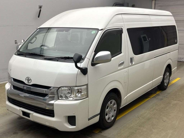 TOYOTA HIACE 2019