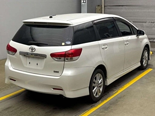 TOYOTA WISH 2010