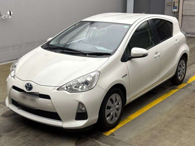 TOYOTA AQUA 2012
