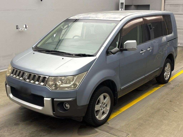MITSUBISHI DELICA D5 2009