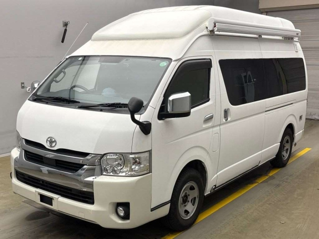 TOYOTA HIACE VAN 2021