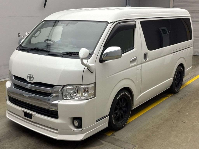 TOYOTA HIACE 2016