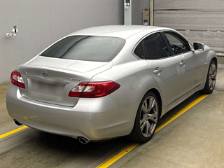 NISSAN FUGA 2010