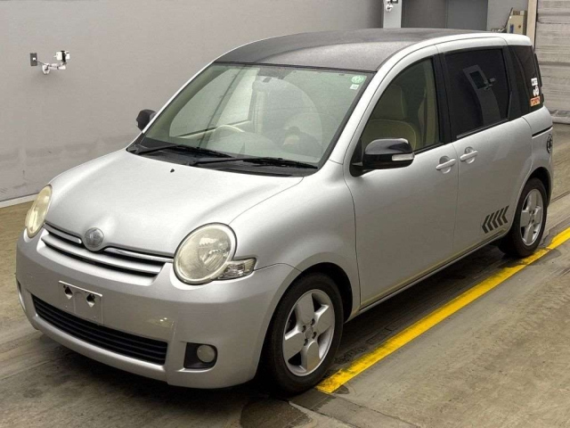 TOYOTA SIENTA 2012