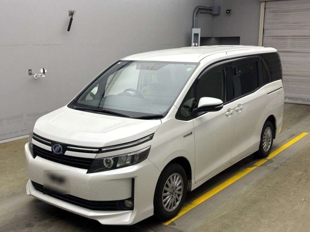 TOYOTA VOXY 2015