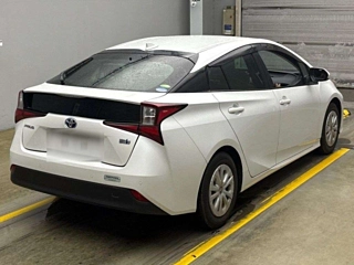 TOYOTA PRIUS 2021