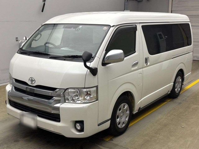 TOYOTA HIACE 2019