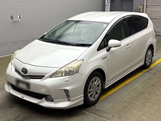 TOYOTA PRIUS ALPHA 2012