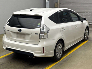 TOYOTA PRIUS ALPHA 2012