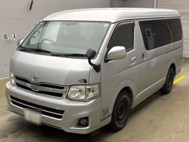 TOYOTA HIACE 2012