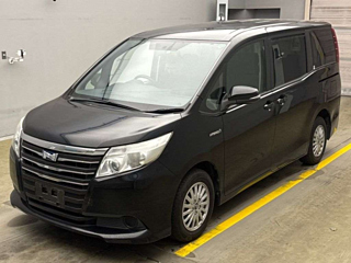 TOYOTA NOAH 2014
