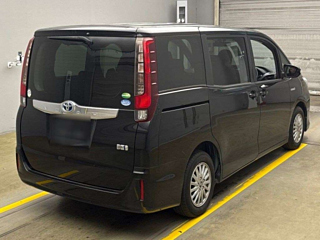 TOYOTA NOAH 2014