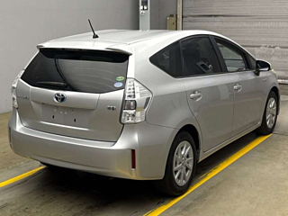 TOYOTA PRIUS ALPHA 2012