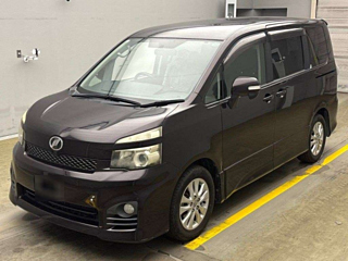 TOYOTA VOXY 2010