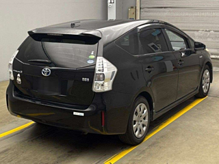 TOYOTA PRIUS ALPHA 2012