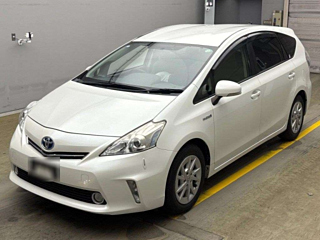TOYOTA PRIUS ALPHA 2015