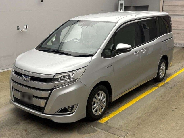 TOYOTA NOAH 2020