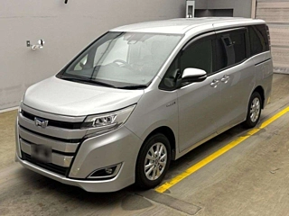 TOYOTA NOAH 2020