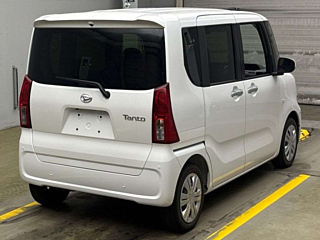 DAIHATSU TANTO 2024