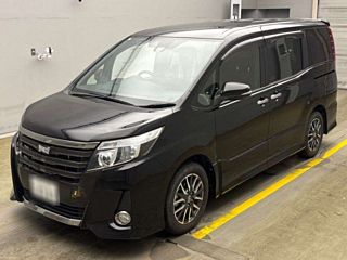 TOYOTA NOAH 2017