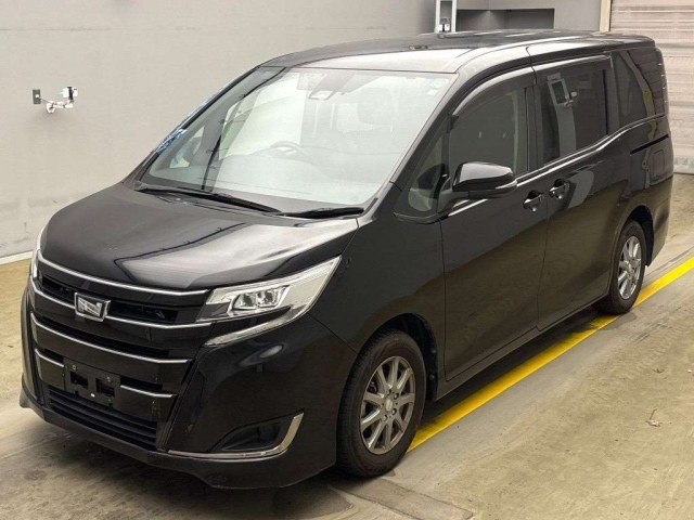 TOYOTA NOAH 2020