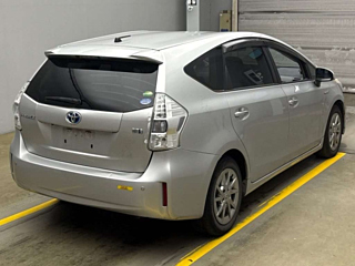 TOYOTA PRIUS ALPHA 2013