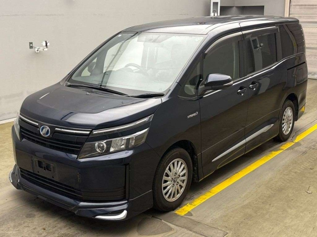 TOYOTA VOXY 2015