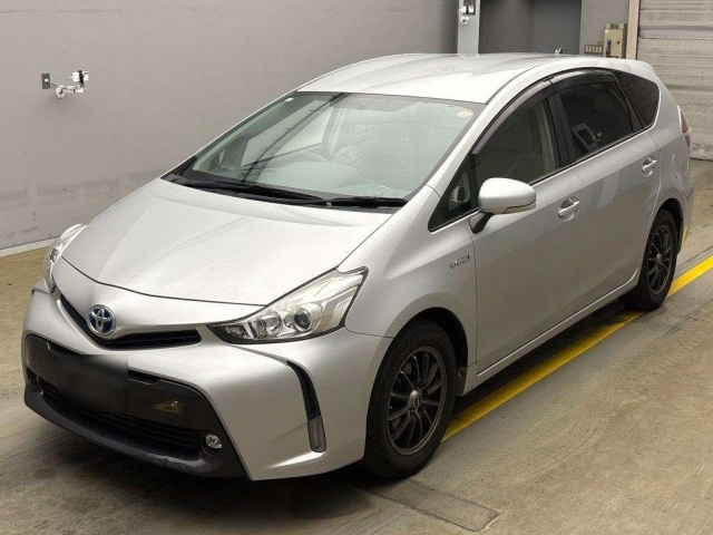 TOYOTA PRIUS ALPHA 2015
