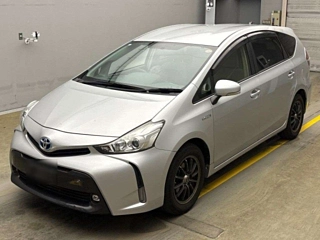 TOYOTA PRIUS ALPHA 2015