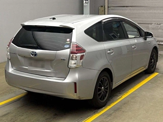 TOYOTA PRIUS ALPHA 2015